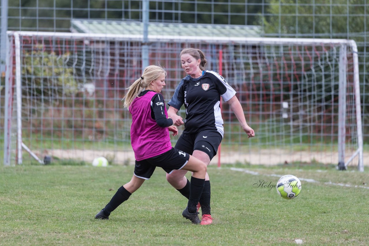 Bild 359 - Frauen Grossenasper SV - SV Steinhorst/Labenz : Ergebnis: 1:3